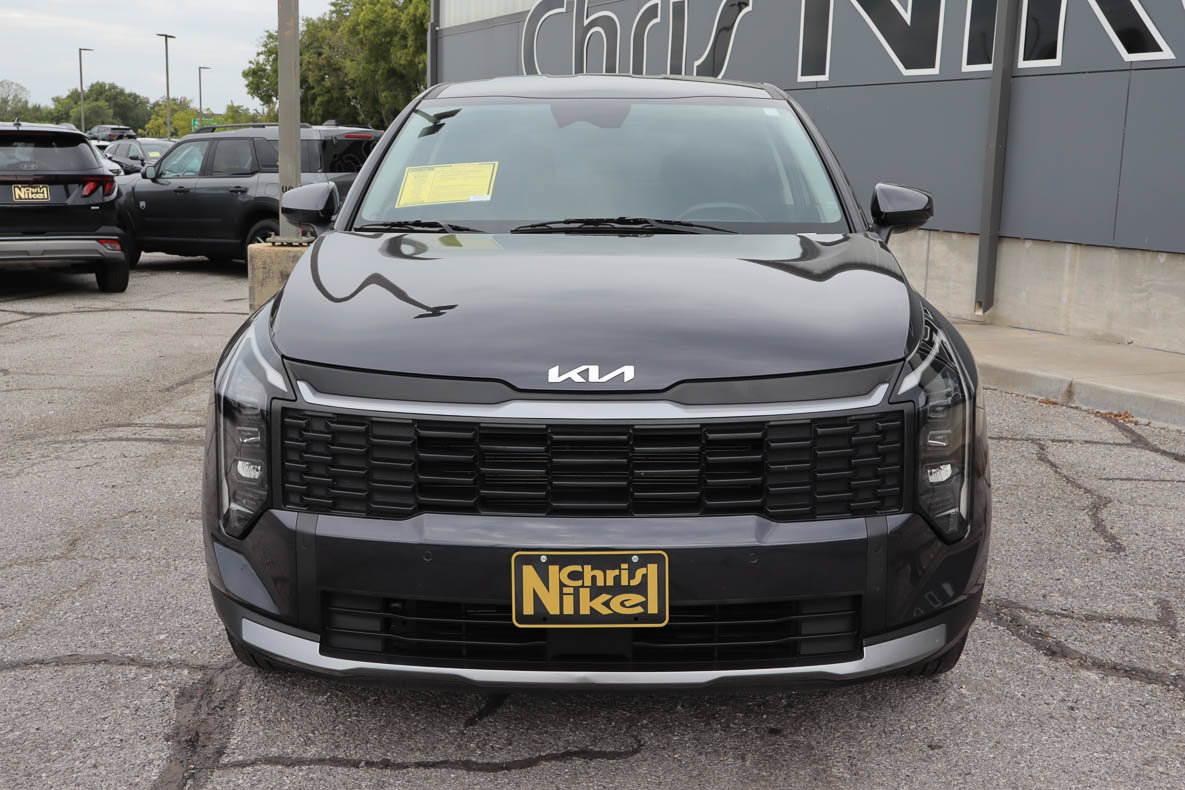 Used 2026 Kia Sportage LX FWD image 2