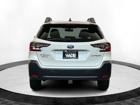 Used 2024 Subaru Outback Premium image 5