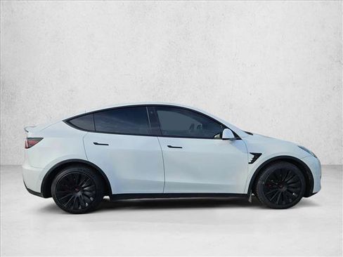 Used 2022 Tesla Model Y Performance image 4