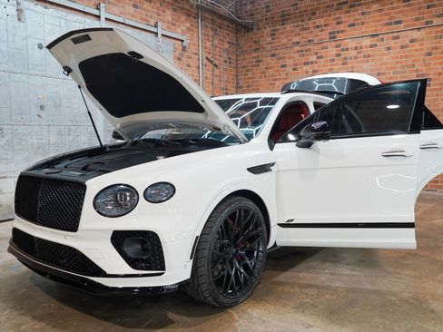 Used 2022 Bentley Bentayga AWD/4WD image 27