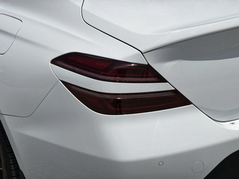 Used 2022 Genesis G70 3.3T RWD image 7
