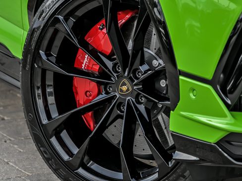 Used 2024 Lamborghini Urus S AWD/4WD image 3