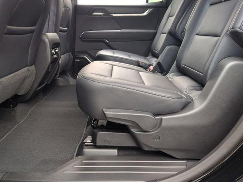 New 2026 GMC Acadia Elevation w/ Elevation Premium Package AWD/4WD image 19