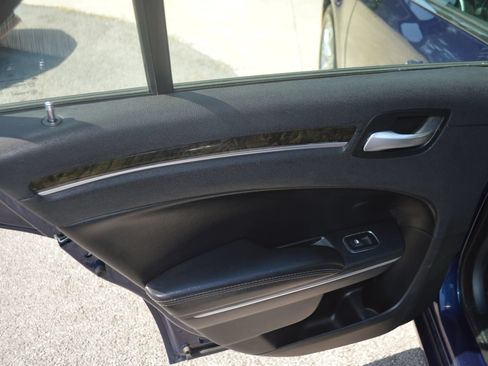 Used 2017 Chrysler 300 C AWD/4WD image 19