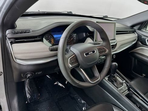 Certified 2024 Jeep Compass Limited image 16