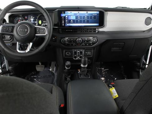 Used 2025 Jeep Wrangler Unlimited Sahara w/ Safety Group AWD/4WD image 9