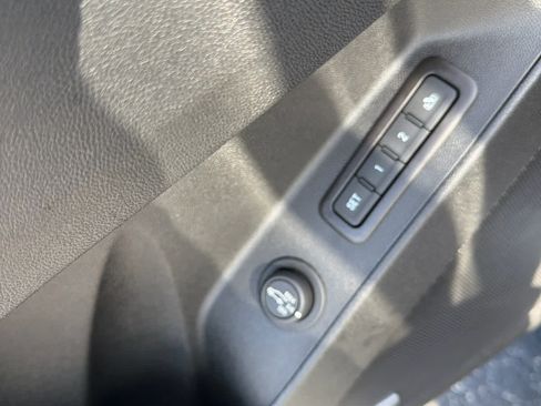 Used 2022 Chevrolet Equinox Premier AWD/4WD image 16