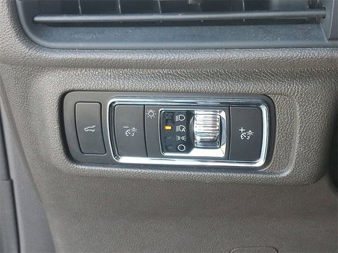 Used 2022 Lincoln Corsair AWD w/ Premium Package image 25