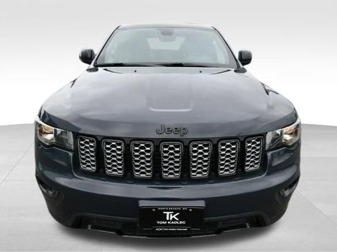 Used 2018 Jeep Grand Cherokee Altitude AWD/4WD image 11