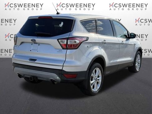 Used 2017 Ford Escape SE image 5