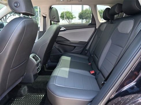 Certified 2024 Volkswagen Taos SE image 26