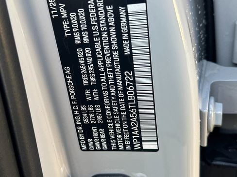 New 2026 Porsche Macan image 33