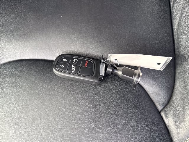Used 2018 Jeep Cherokee Limited AWD/4WD image 30