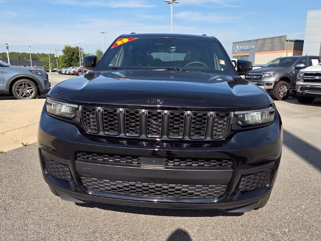 Used 2025 Jeep Grand Cherokee L Altitude AWD/4WD image 2