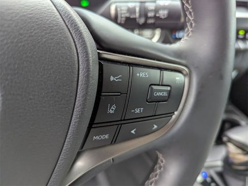 Used 2021 Lexus UX 200 w/ Premium Package image 26