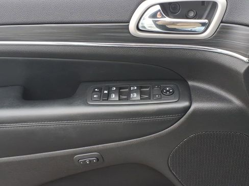 Used 2020 Jeep Grand Cherokee Limited image 22