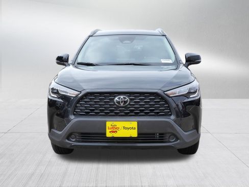 Certified 2025 Toyota Corolla Cross LE image 2