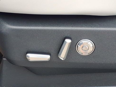 New 2026 Lincoln Navigator Reserve AWD/4WD image 18