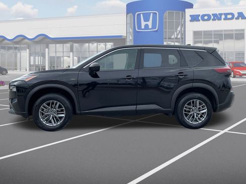 Used 2023 Nissan Rogue S image 5