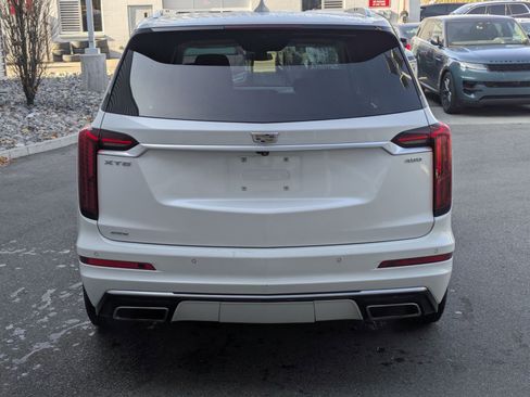 Used 2023 Cadillac XT6 Premium Luxury image 4