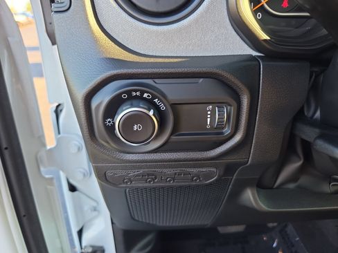 Used 2026 Jeep Wrangler Sport AWD/4WD image 28