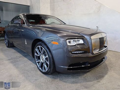 Used 2019 Rolls-Royce Wraith RWD image 42