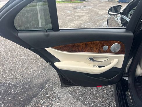 Used 2018 Mercedes-Benz E 300 image 12