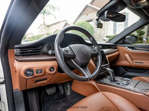 Used 2023 Maserati Quattroporte GT RWD image 28