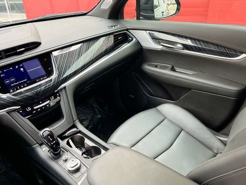 Used 2024 Cadillac XT6 Premium Luxury w/ LPO, Floor Liner Package AWD/4WD image 24