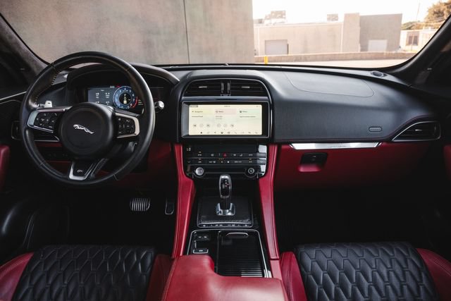 Used 2020 Jaguar F-PACE SVR AWD/4WD image 6