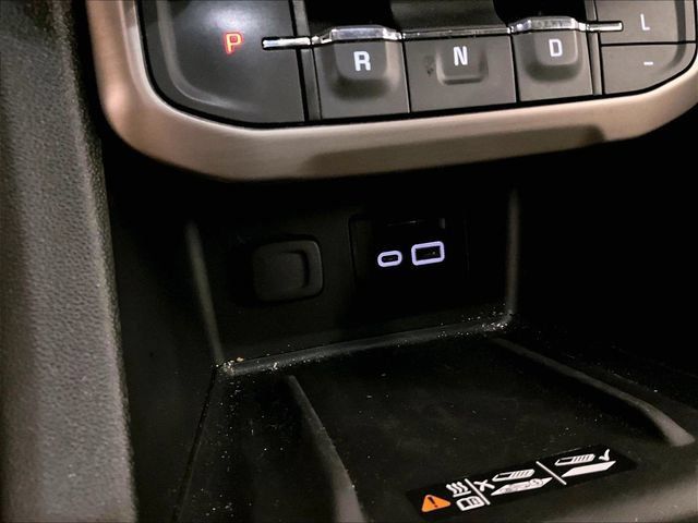 Used 2023 GMC Acadia Denali w/ Denali Technology Package AWD/4WD image 32