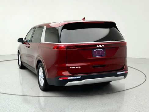 Certified 2023 Kia Carnival LX FWD image 4
