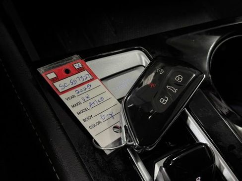 Used 2025 Volkswagen Atlas SE image 36