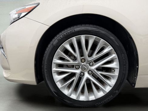 Used 2016 Lexus ES 350 w/ Luxury Package w/Wood Trim FWD image 8