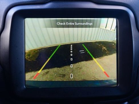 Used 2022 Jeep Renegade Trailhawk image 20