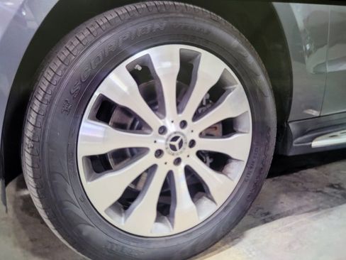 Used 2019 Mercedes-Benz GLS 450 4MATIC image 31