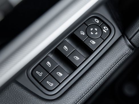 Certified 2026 Porsche Cayenne AWD/4WD image 20