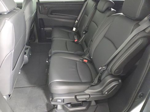 New 2026 Honda Odyssey Touring image 12