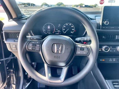 Used 2025 Honda CR-V EX image 17