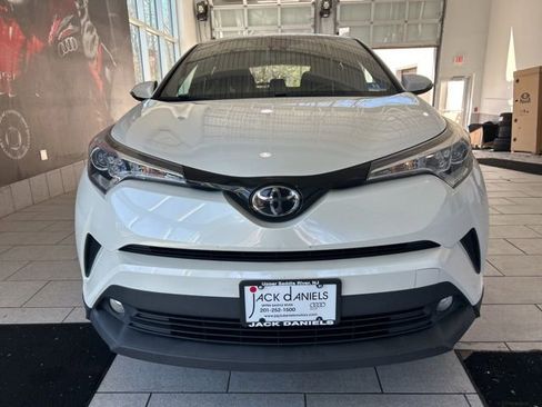 Used 2018 Toyota C-HR XLE image 7