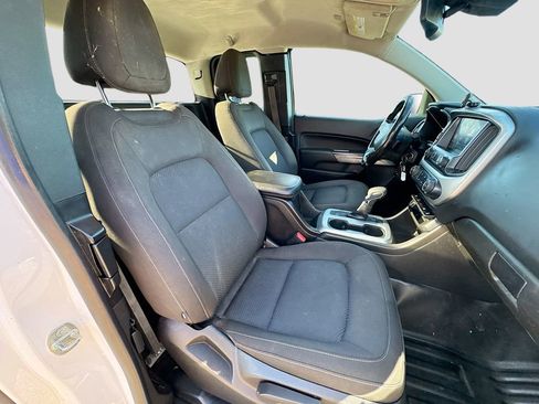 Used 2022 Chevrolet Colorado LT w/ Fleet Safety Package image 25