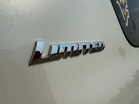 Used 2024 Toyota 4Runner Limited AWD/4WD image 14