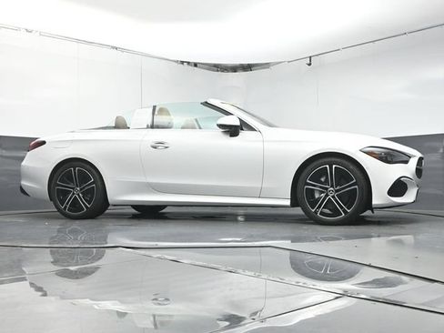 Used 2026 Mercedes-Benz CLE 300 4MATIC Cabriolet image 29