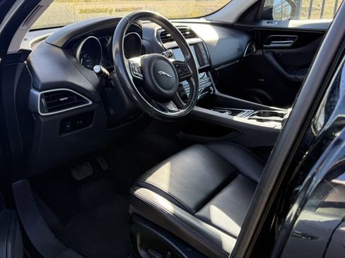 Used 2017 Jaguar F-PACE AWD/4WD image 3