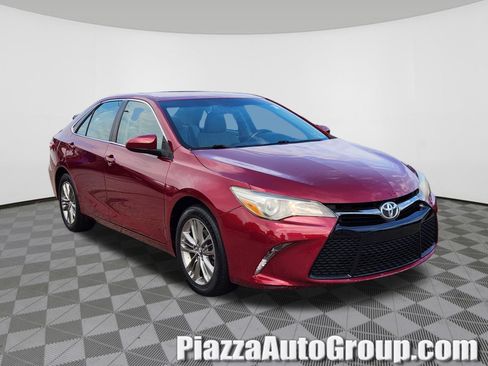 Used 2016 Toyota Camry SE FWD image 1