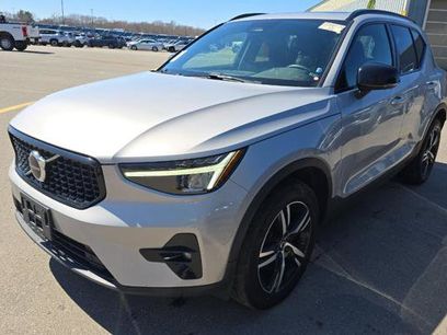 Used 2023 Volvo XC40 B5 Plus