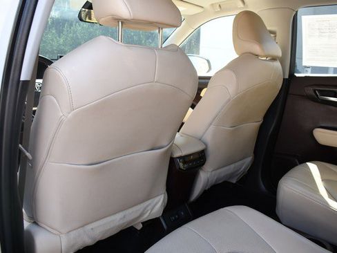 Used 2020 Toyota Highlander Platinum image 22