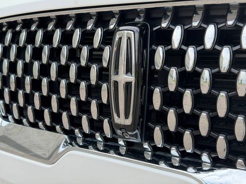 Used 2023 Lincoln Aviator Black Label w/ Dynamic Handling Package AWD/4WD image 9