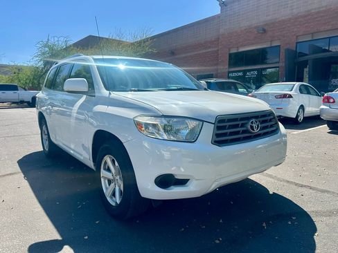 Used 2010 Toyota Highlander 2WD image 3