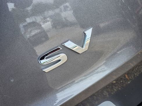 Used 2023 Nissan Rogue SV image 8